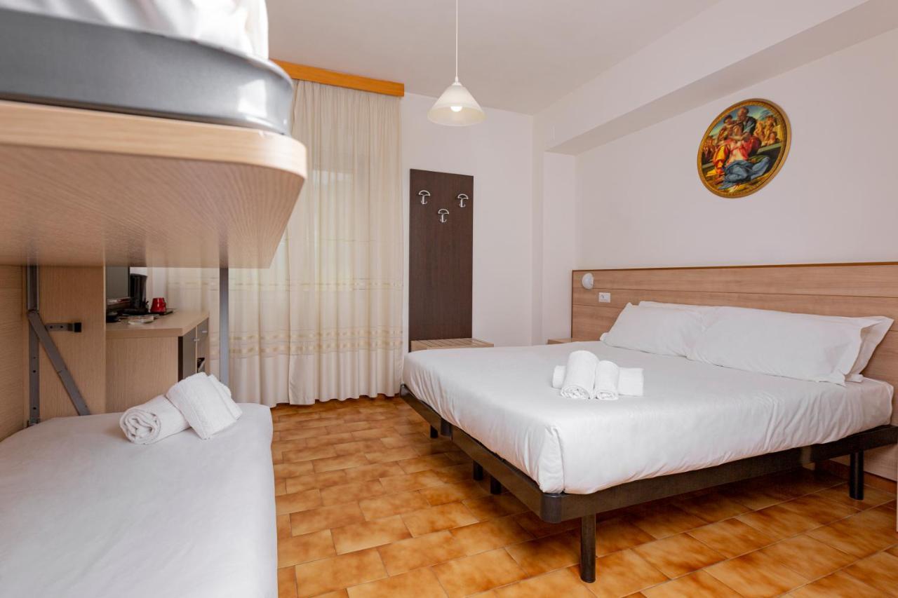 Catignano Hotel Filey Ngoại thất bức ảnh